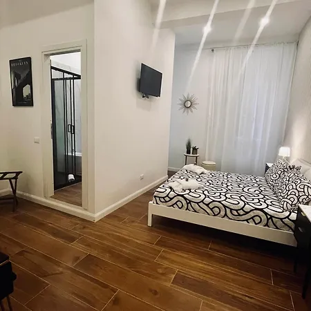 Pantheon 15 招待所 4*