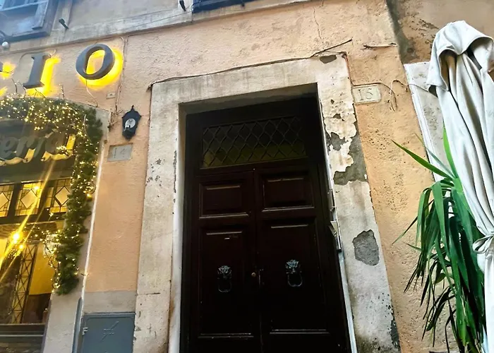 Pantheon 15 בית הארחה